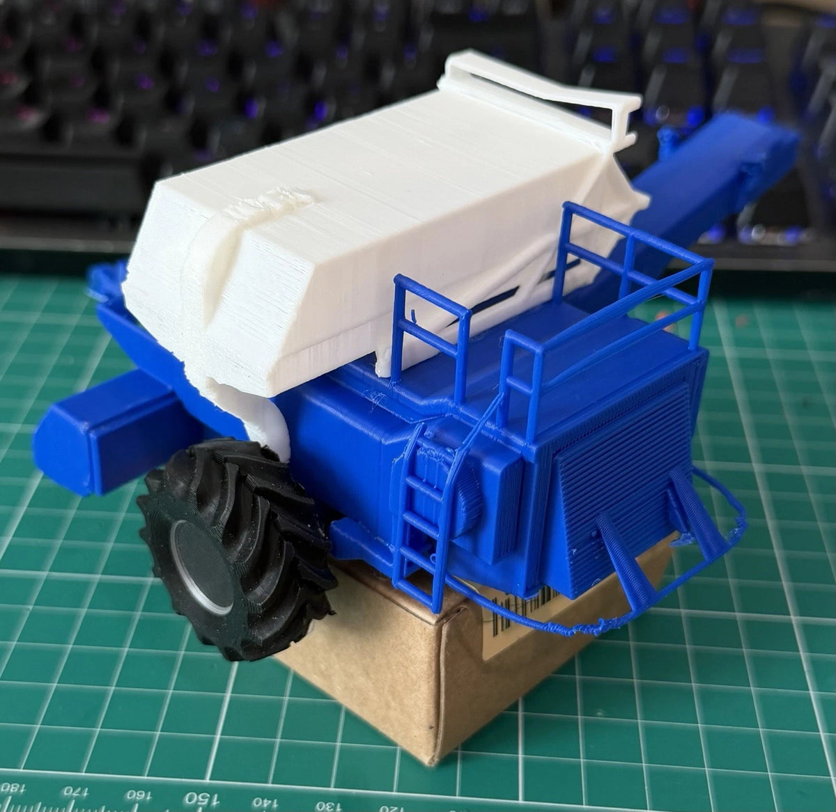 1/64 Scale Peanut Combine Kit - Custom Farm Toys / Implements / ACC.