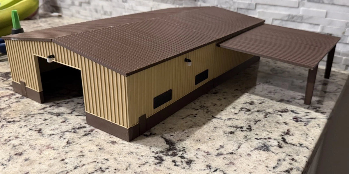 1/64 Enclosed Shop (XL) Two-Tone Brown - Custom Farm Toys And Displays